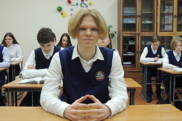 Семен Холодков  учащийся 9а класса Призер РЭ ВсОШ по обществознанию.
